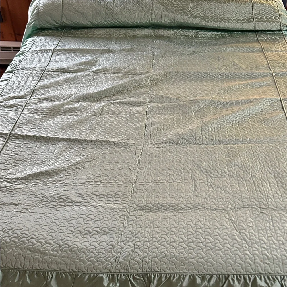 VTG 1940-50 Satin Taffeta Bedspread Jade Green Full or Twin Quilted Regency Glam